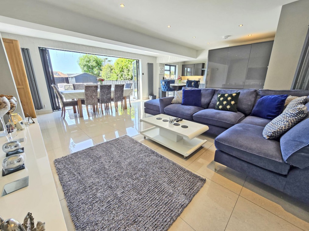 The Crescent, Southwick