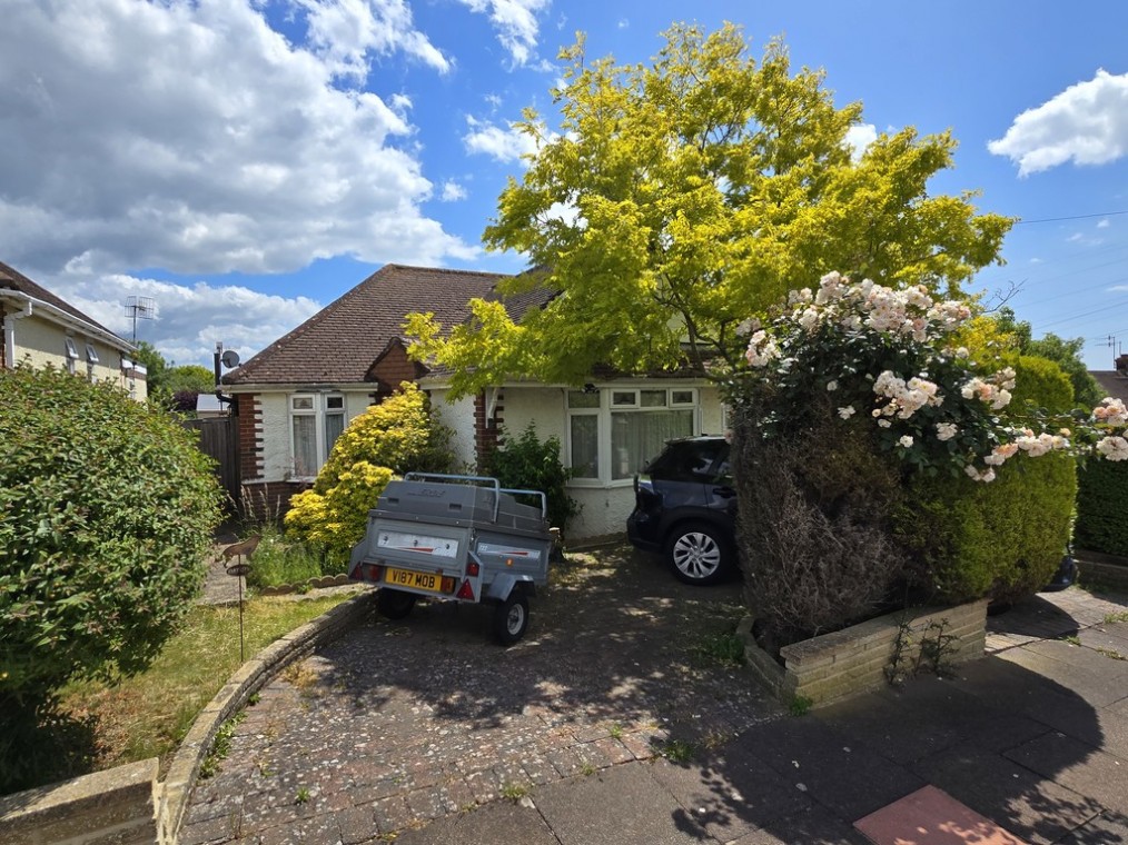 Millcroft Avenue, Southwick