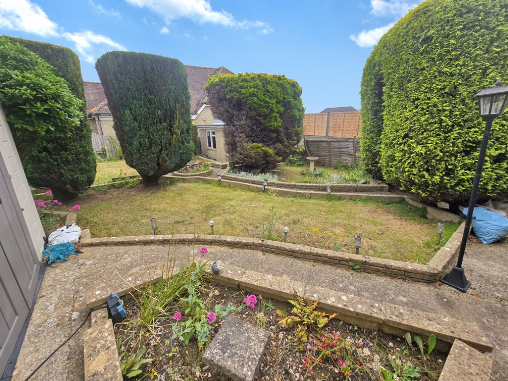 Millcroft Avenue, Southwick