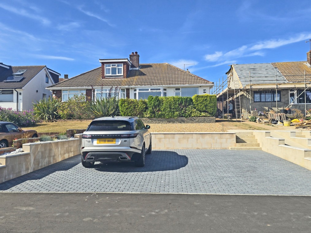 Holmbush Way, Southwick