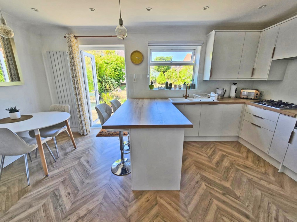 Holmbush Way, Southwick