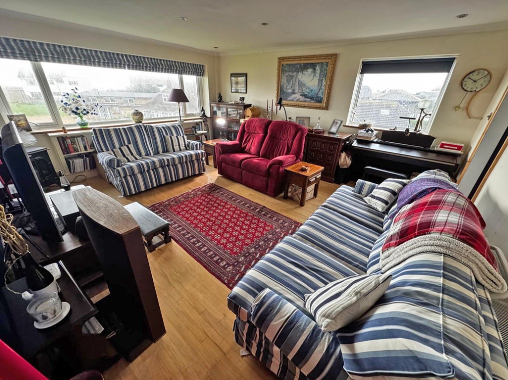 Kings Court, Beach Green