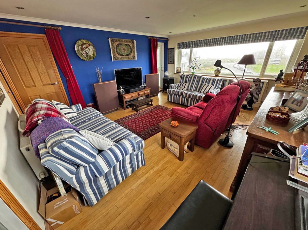 Kings Court, Beach Green