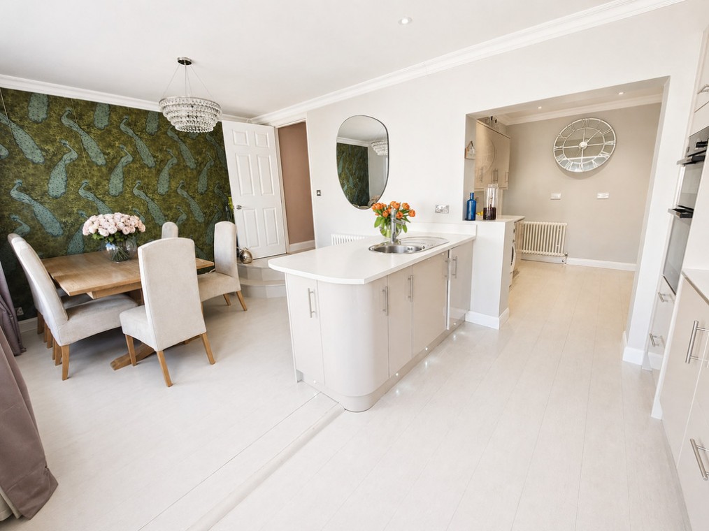 Downland Avenue, Southwick