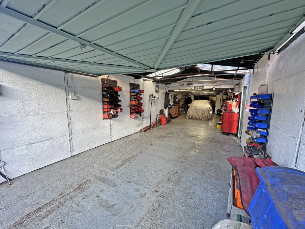 The Gardens, Southwick