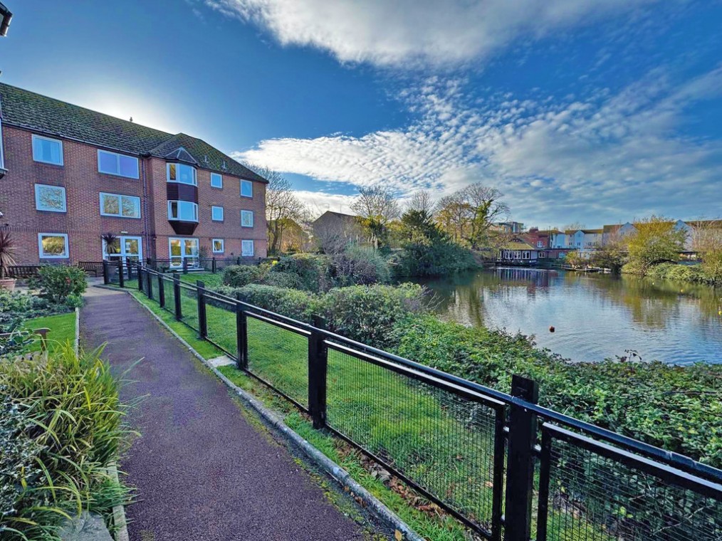 Homehaven Court, Swiss gardens