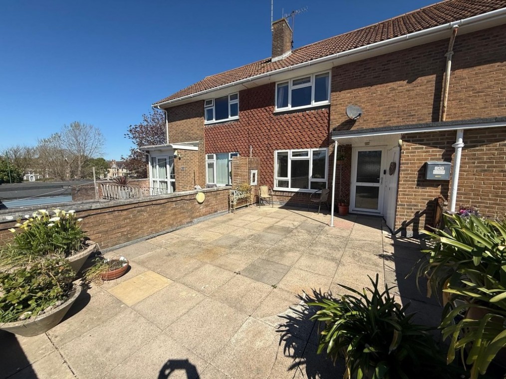 Southwick Square, Southwick