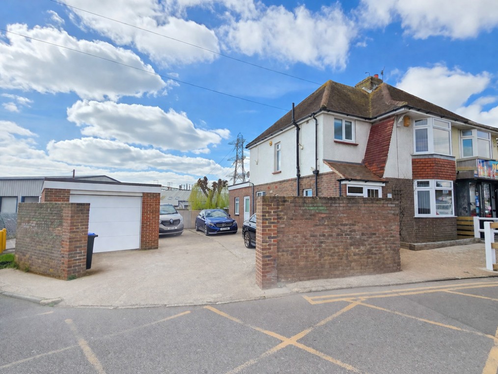 Manor Hall Road, Southwick