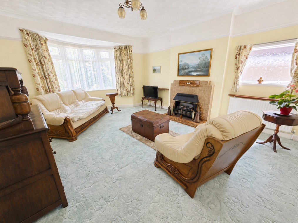 Downsway, Southwick