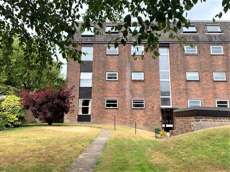 Castle Garden, Swan Street