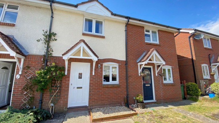 Stonechat Close, Petersfield