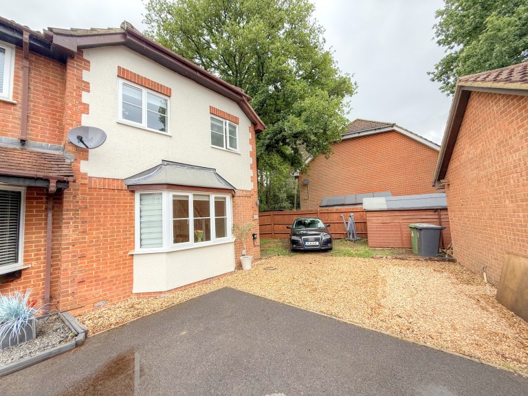Juniper Close, Whitehill, Bordon