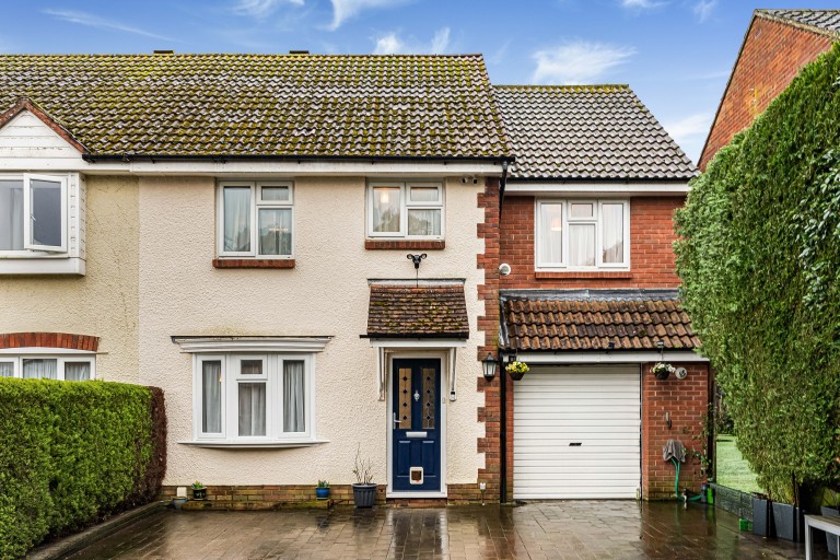 Wheatear Drive, Petersfield, Hampshire