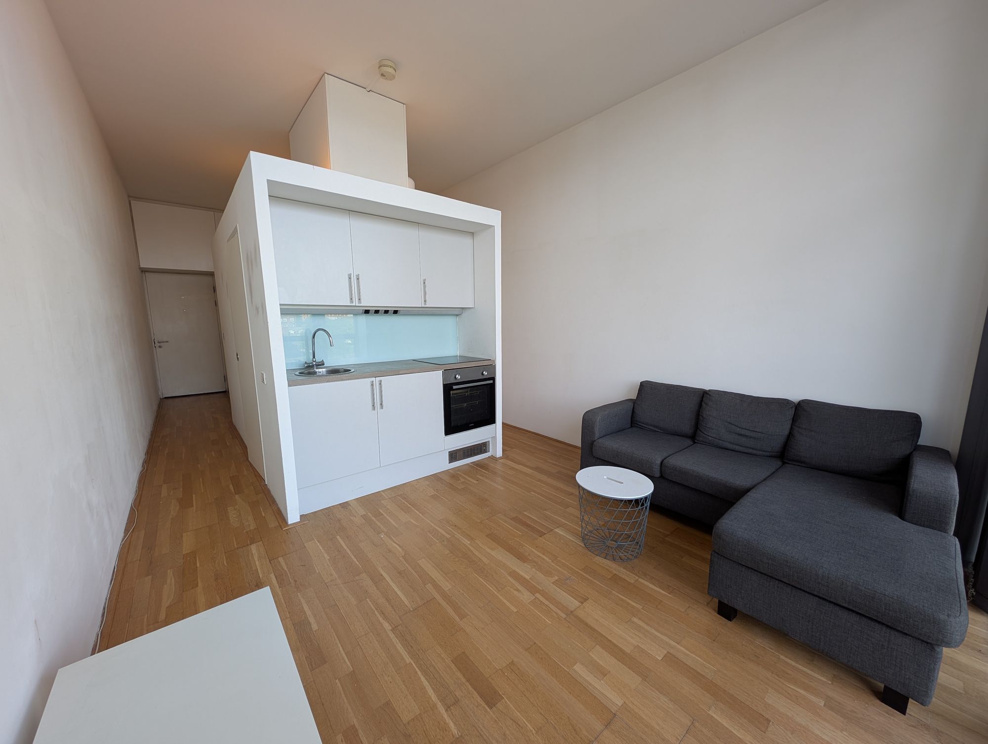 Clippers Quay, Abito, M50
