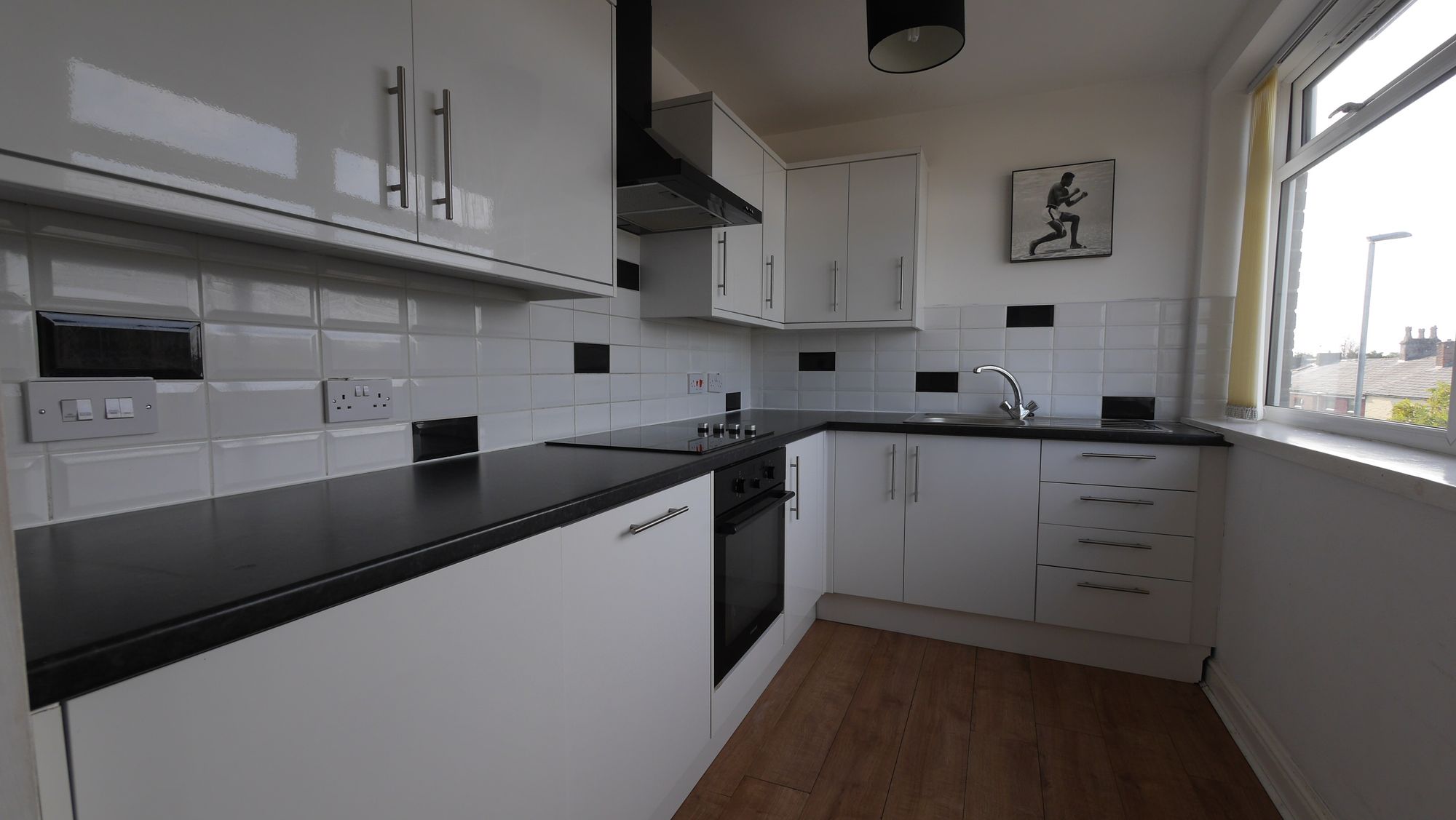 Oldham Road, Middleton, M24