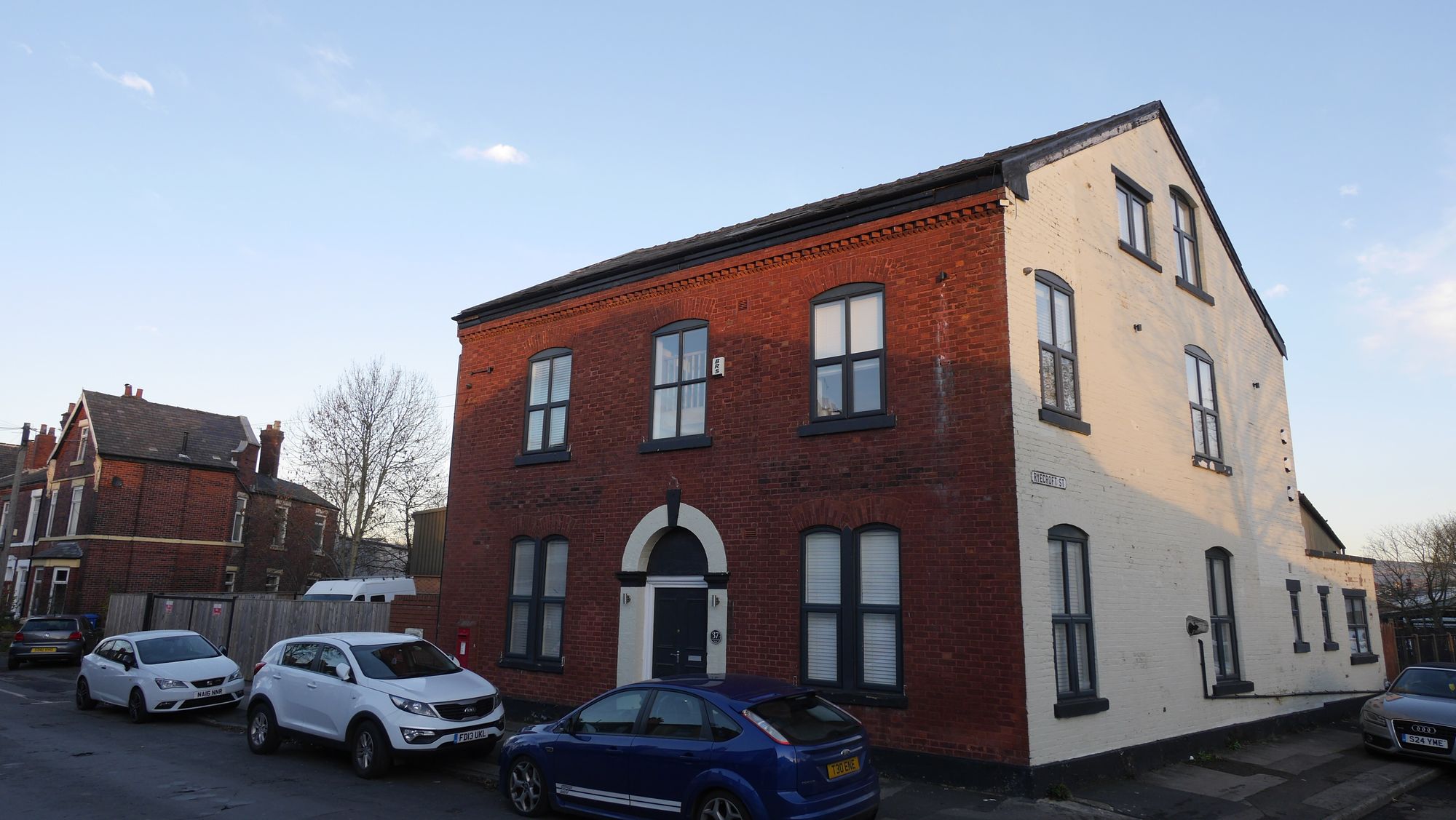 37 Crowthorn Road, Ashton-Under-Lyne, OL7