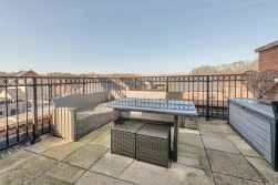 Pecham close, Kings Hill, ME19 4SB
