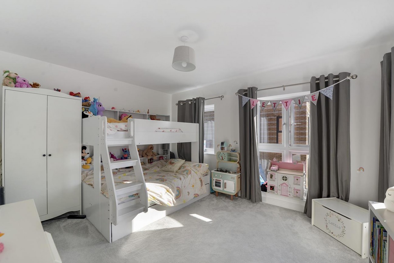Pecham close, Kings Hill, ME19 4SB