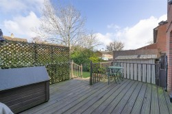 Bishops Close, Nettlestead