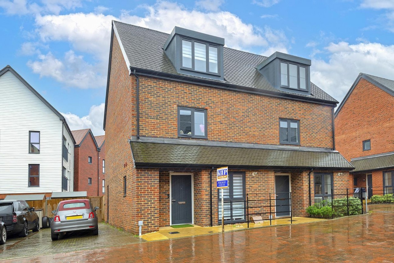Edington Way, Kings Hill, ME19 4SW