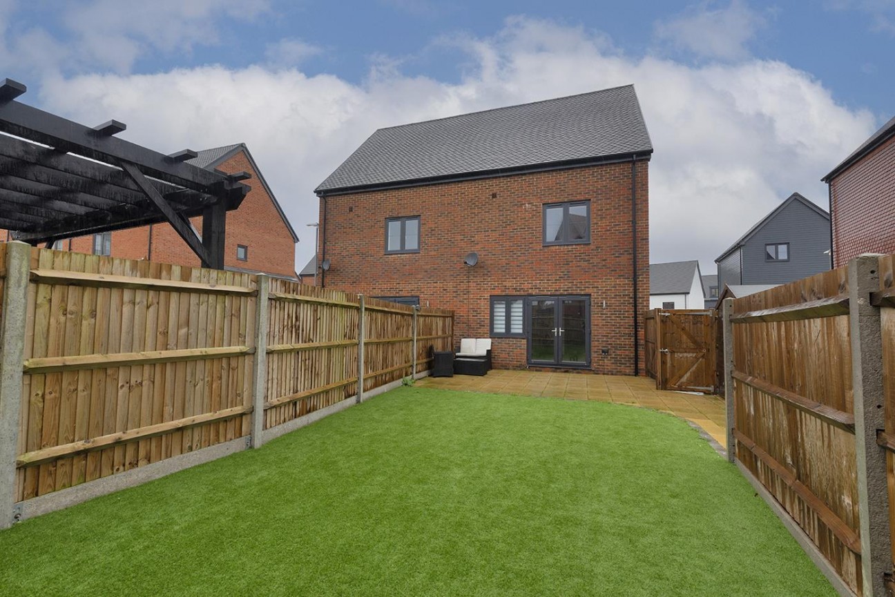 Edington Way, Kings Hill, ME19 4SW