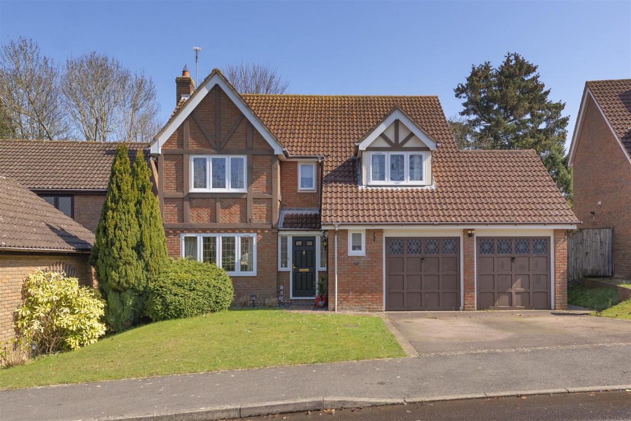 The Links, Addington