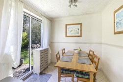 The Links, Addington