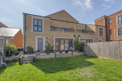 Ruton Square, Kings Hill, ME19 4SH