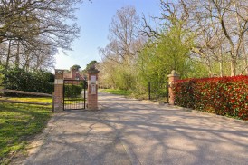 Woodland Gate Walk, Leybourne Chase, West Malling