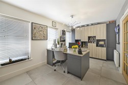 Woodland Gate Walk, Leybourne Chase, West Malling