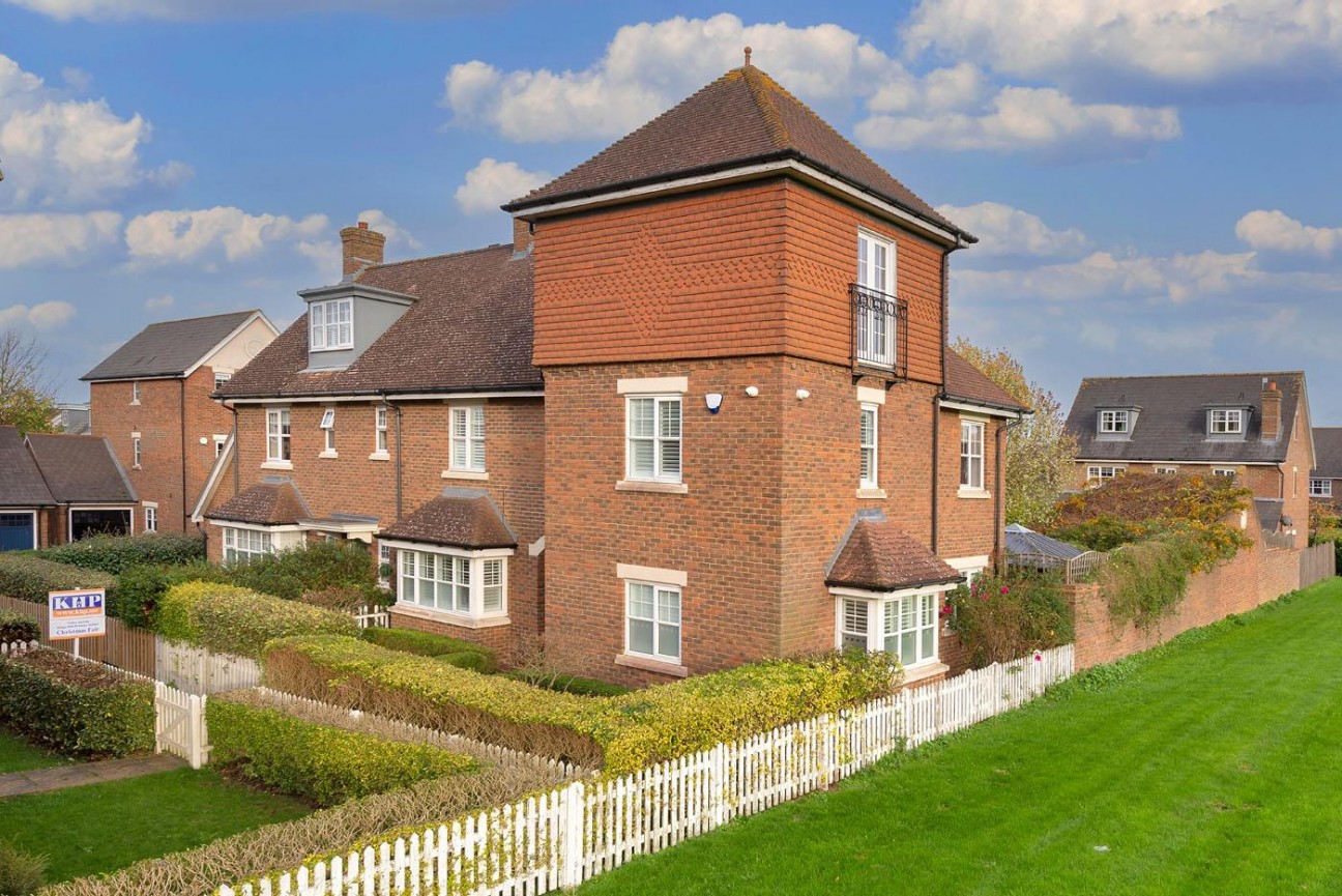 Woodford Grove, Kings Hill, ME19 4BX