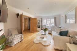 Phoenix Drive, Wateringbury