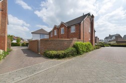 Regent Way, Kings Hill, ME19 4EB
