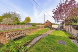 The Street, Mereworth
