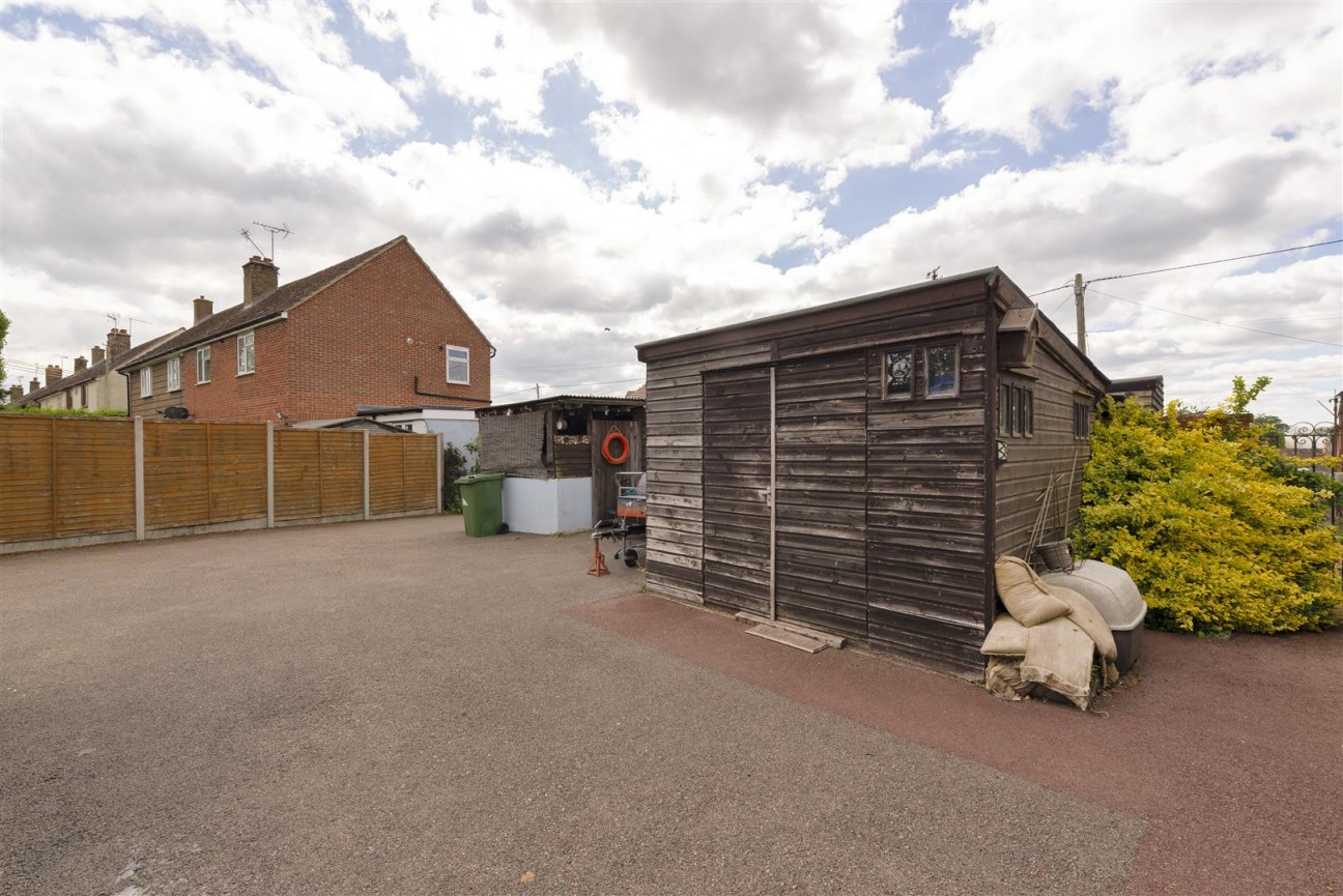 Pettits Row, Collier Street