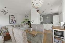 Wills Crescent, Leybourne