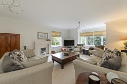 Hollandbury Park, Kings Hill, ME19 4BZ
