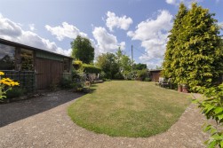 Lees Road, Laddingford, Maidstone