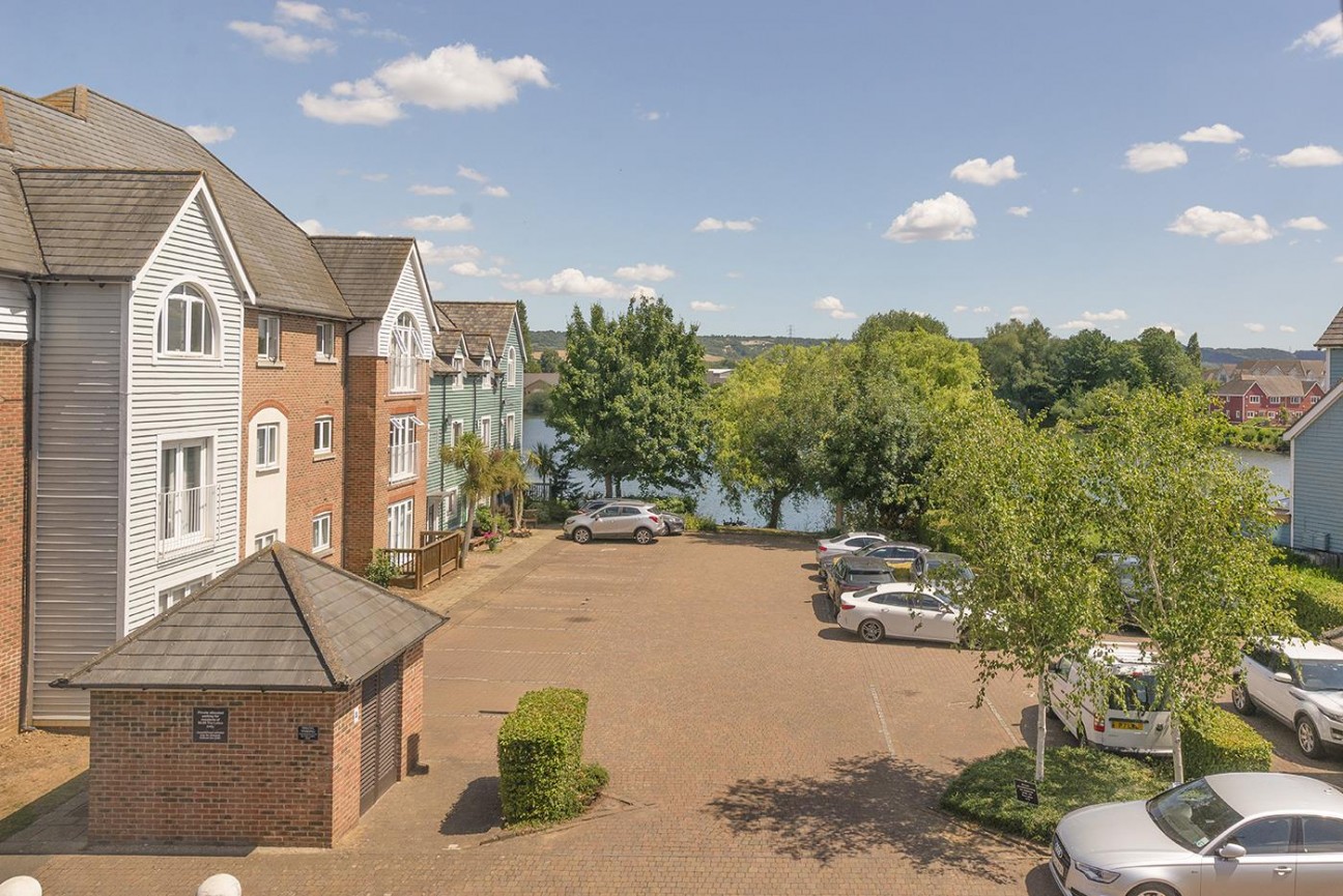 The Lakes, Larkfield, Kent