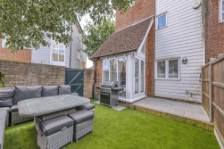 Ames Way, Kings Hill, ME19 4HT
