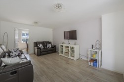 Rosebay Gardens, Allington