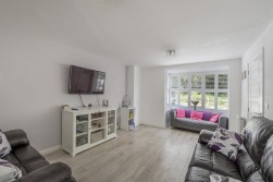 Rosebay Gardens, Allington