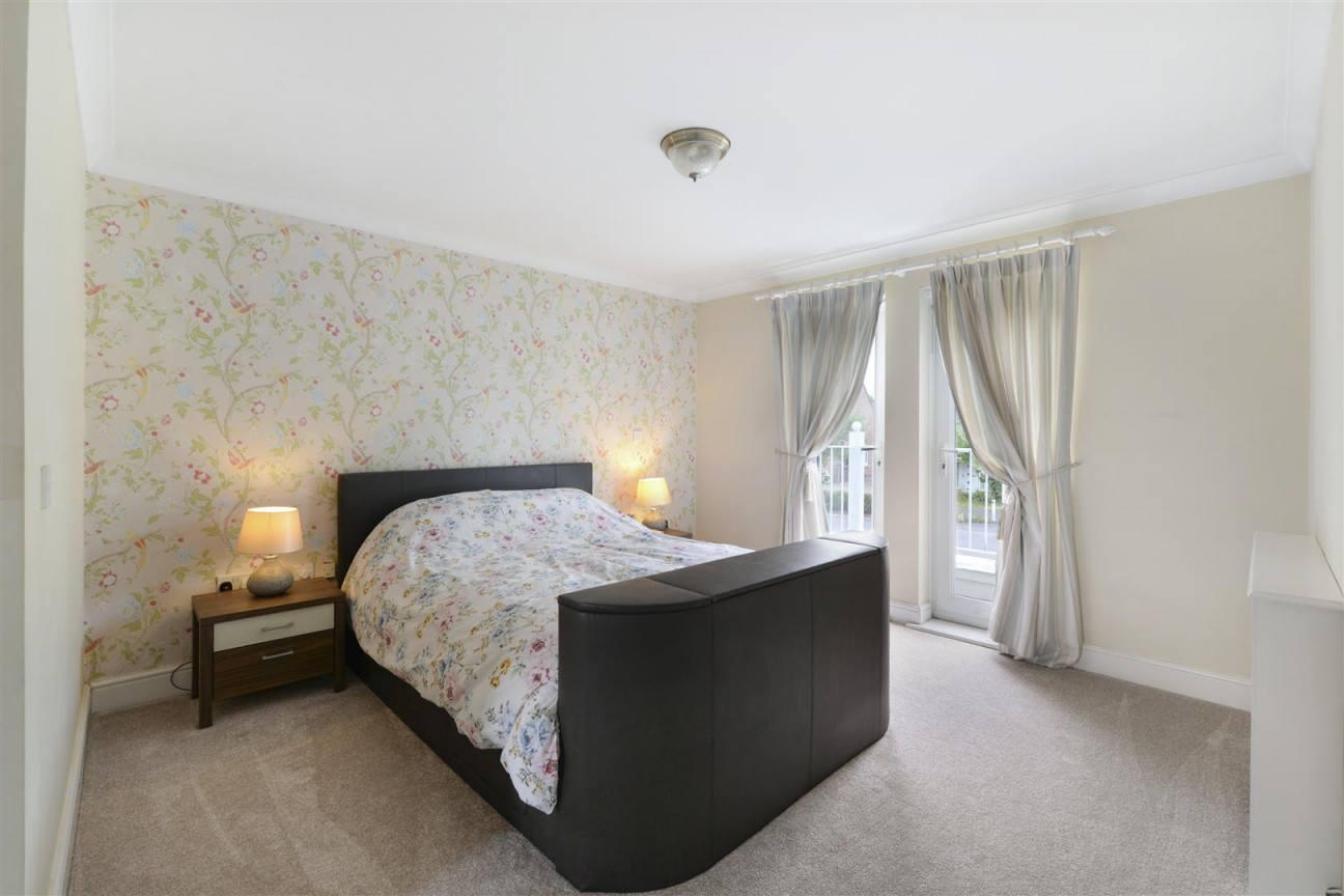 The Lakes, Larkfield