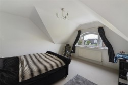 The Lakes, Larkfield