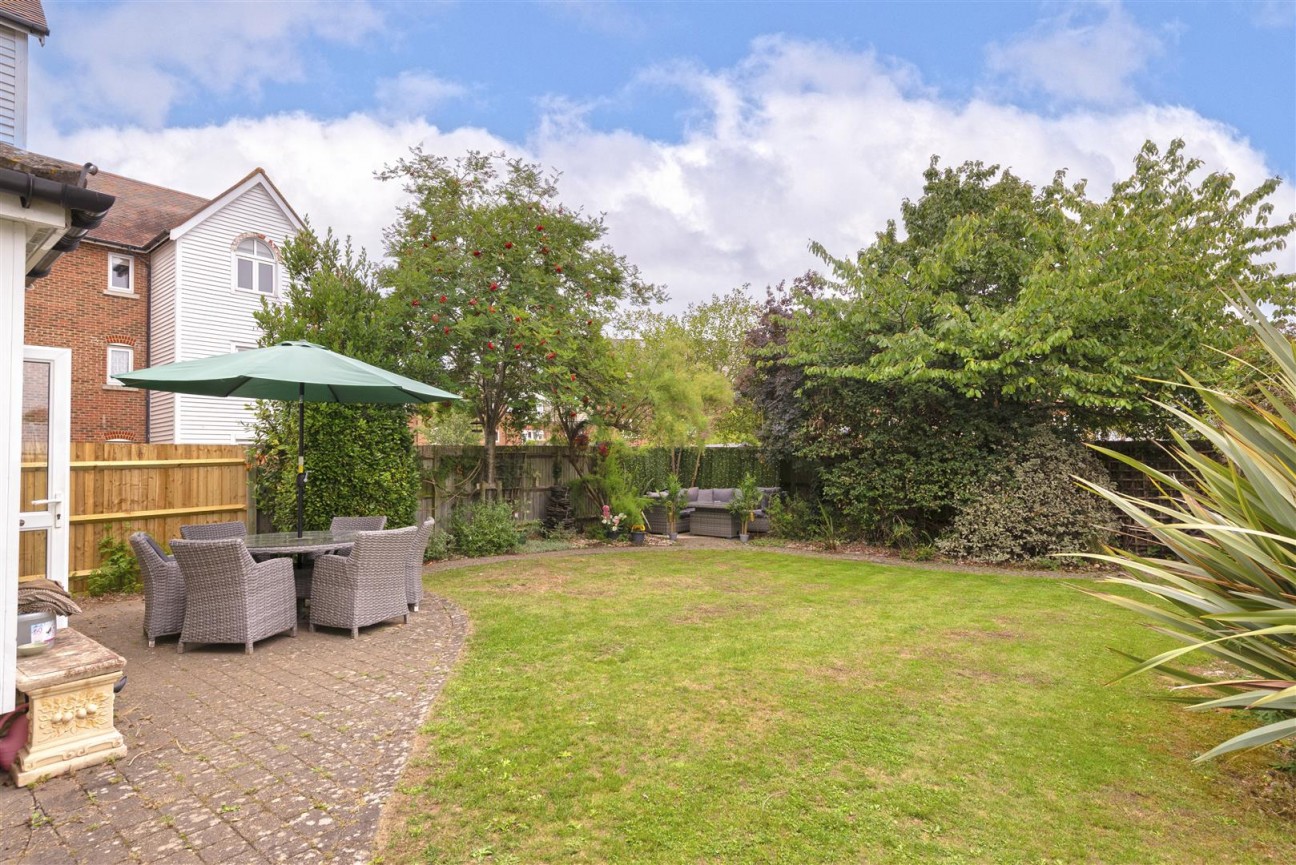 The Lakes, Larkfield