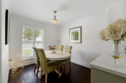 The Lakes, Larkfield
