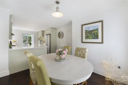 The Lakes, Larkfield