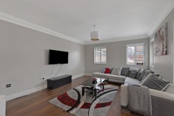 Richmond Avenue, Kings Hill