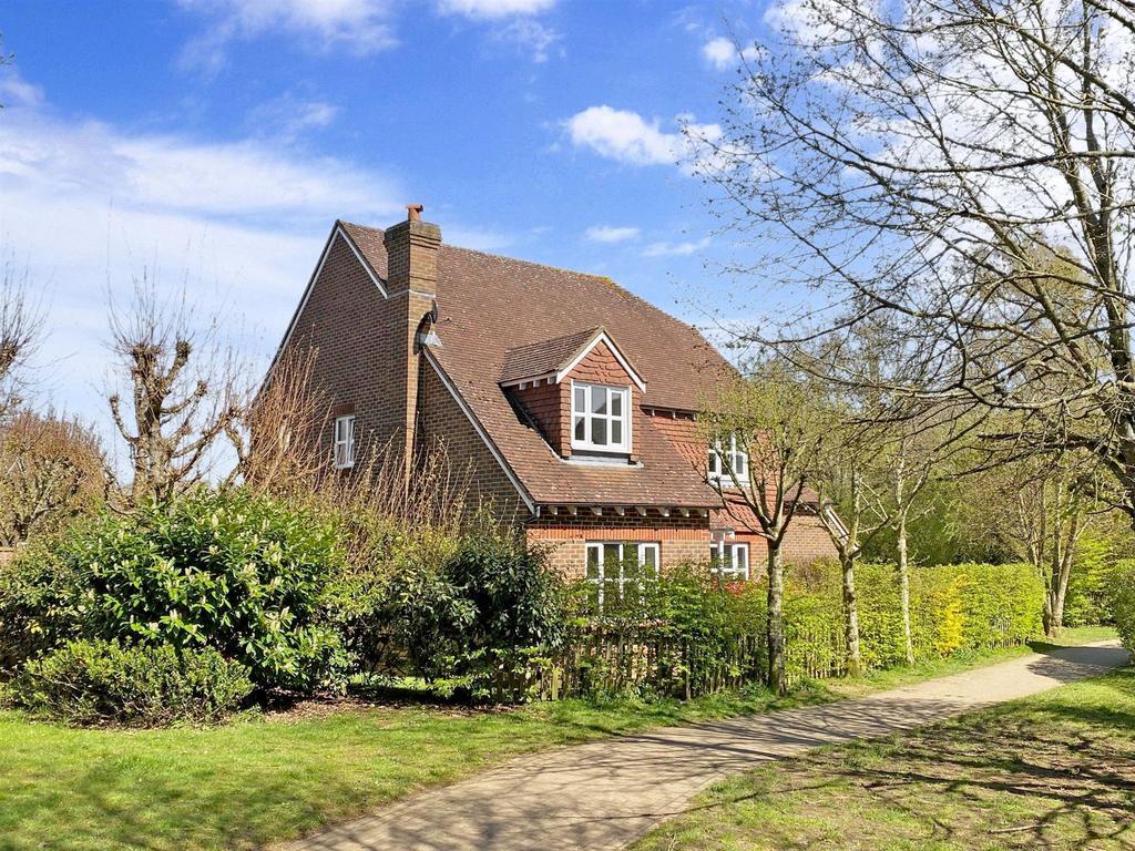 Goldings Close, Kings Hill, ME19 4BE