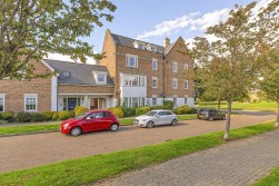 Melrose Avenue, Kings Hill, ME19 4SJ